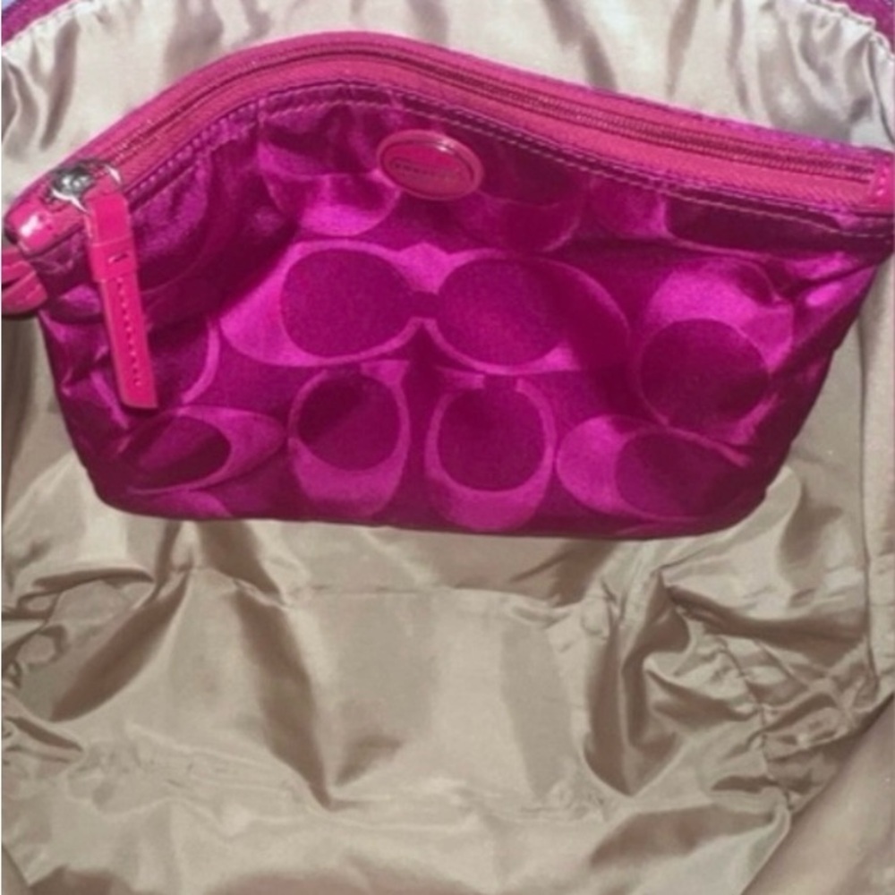 COACH Signature Pink Monogram Weekender Shoulder Bag Snap on Int. Matching Pouch - Picture 13 of 14